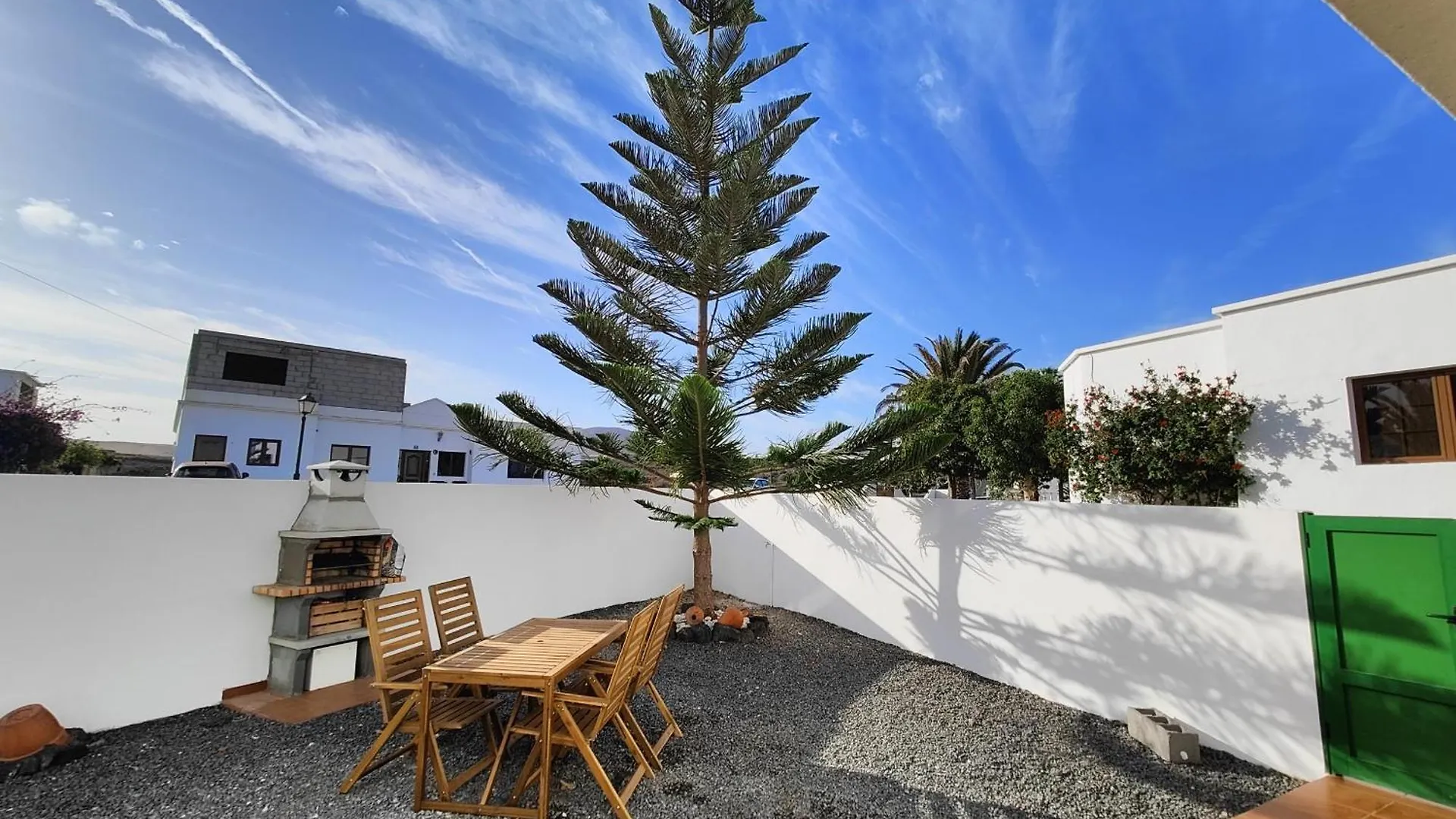 Hotel Nopasanada Tu Casa En Lanzarote El Cuchillo 0*,