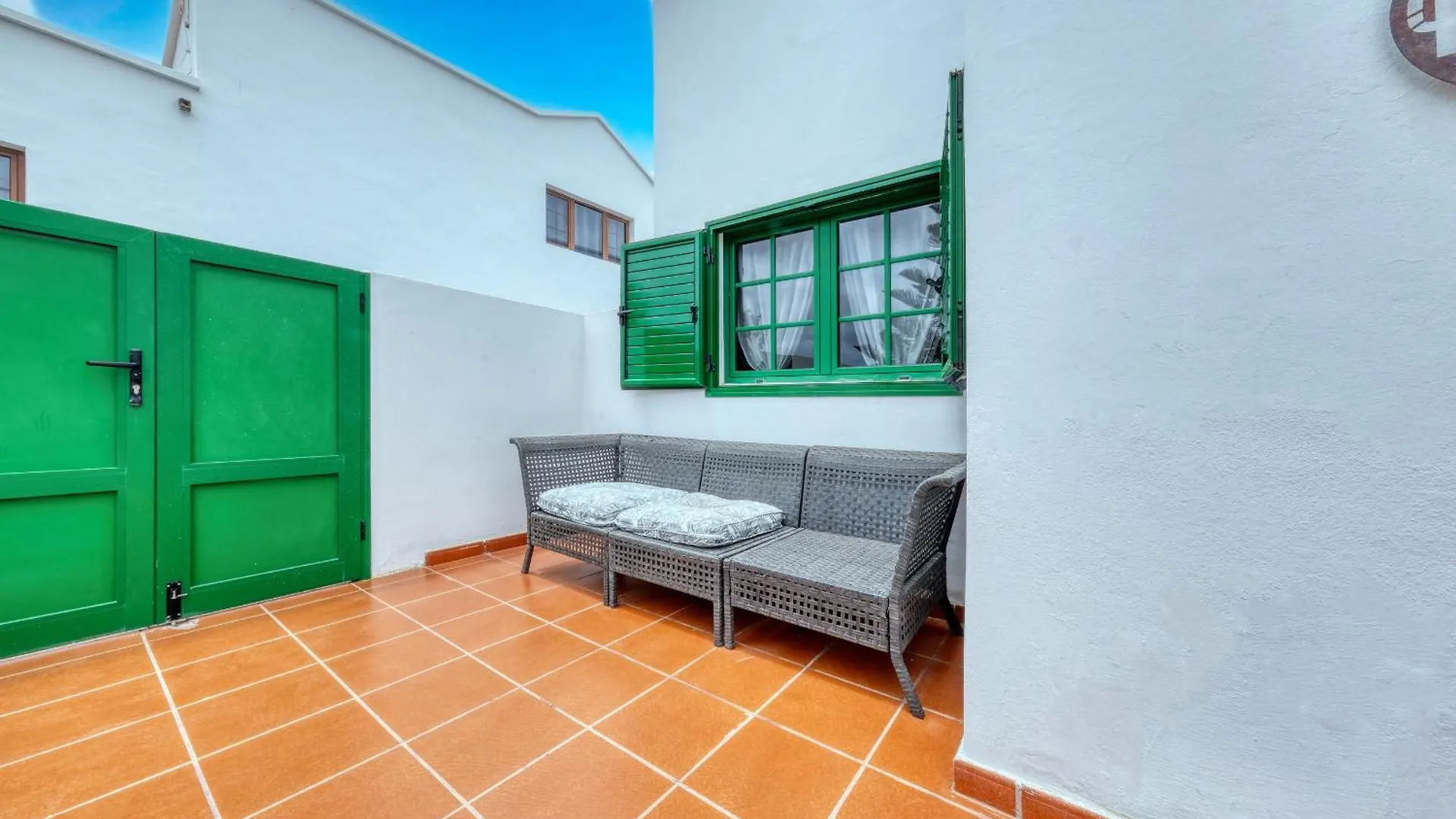 Hotel Nopasanada Tu Casa En Lanzarote El Cuchillo 0*,